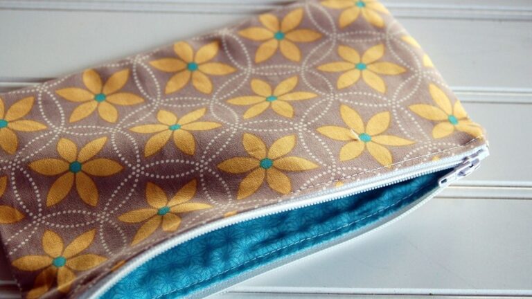 Sewing: Zippered Bags Workshop