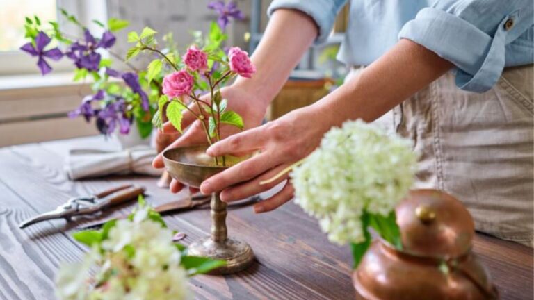 Introduction to Ikebana: The Art of Floral Arrangement